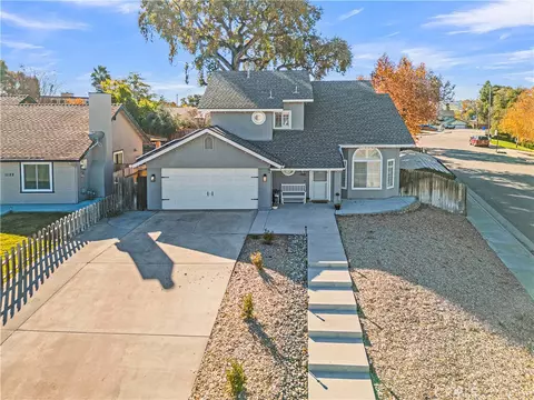 Exterior - 1118 Golf, Paso Robles, CA 93446 photo 2 of 6