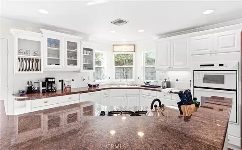Kitchen - 3105 E Beach Cir, Bradley, CA 93426 photo 4 of 4