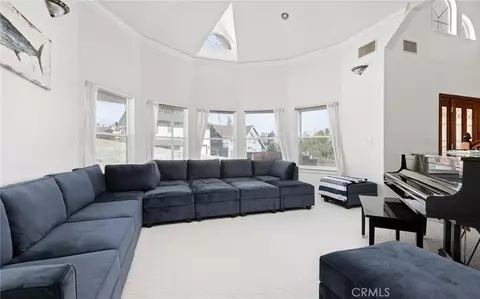 Living - 3105 E Beach Cir, Bradley, CA 93426 photo 1 of 3