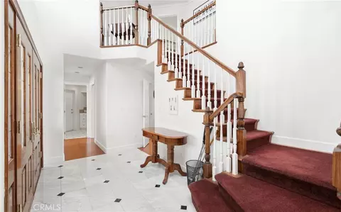 Entry Way - 3105 E Beach Cir, Bradley, CA 93426 photo 2 of 2