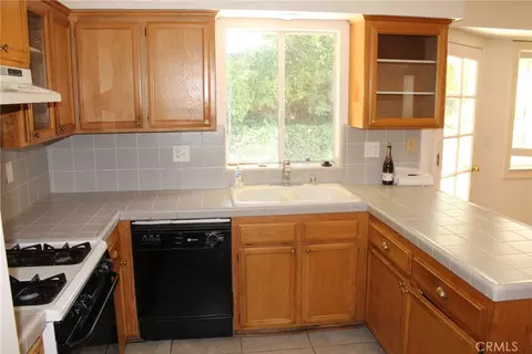 Kitchen - 1149 Caddie Ln, Paso Robles, CA 93446 photo 4 of 6