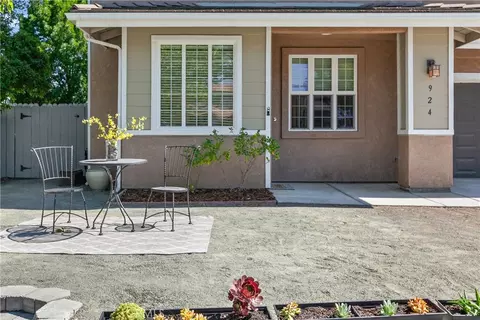 Exterior - 924 Riata Ct, Paso Robles, CA 93446 photo 2 of 11