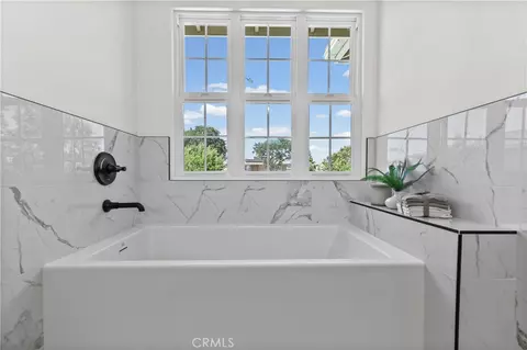 Bath - 924 Riata Ct, Paso Robles, CA 93446 photo 2 of 6