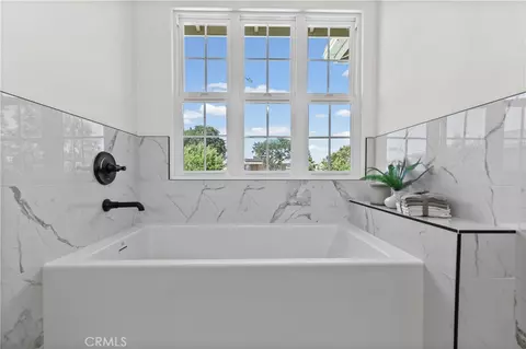 Bath - 924 Riata Ct, Paso Robles, CA 93446 photo 2 of 6