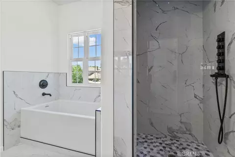 Bath - 924 Riata Ct, Paso Robles, CA 93446 photo 3 of 6