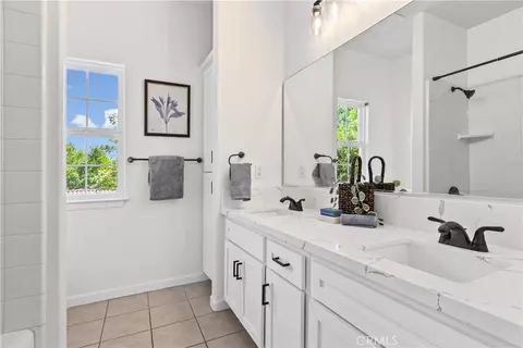 Bath - 924 Riata Ct, Paso Robles, CA 93446 photo 4 of 6