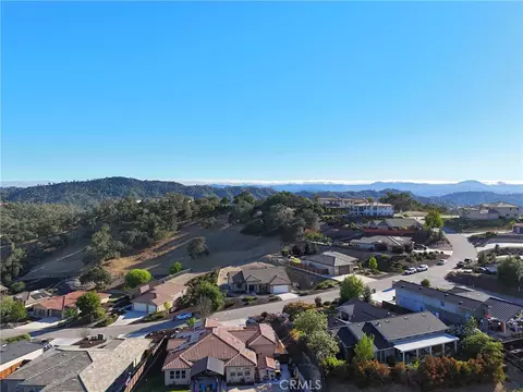 View/Area - 2670 Edgewood Ct, Paso Robles, CA 93446 photo 2 of 9
