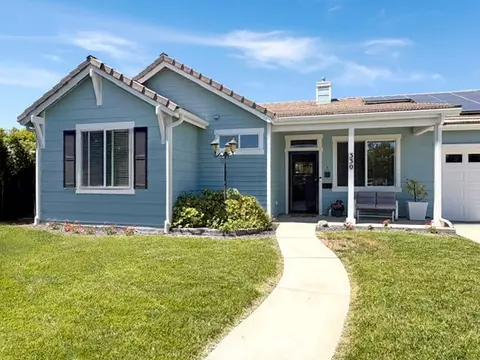 330 Tadpole Ct, Templeton, CA 93465 photo 2