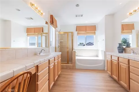 Bath - 781 Angus St, Paso Robles, CA 93446 photo 3 of 4
