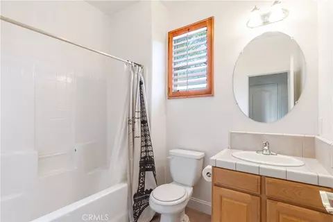 Bath - 781 Angus St, Paso Robles, CA 93446 photo 1 of 4