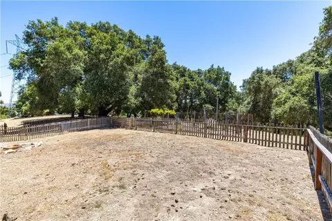 Exterior - 7905 San Gregorio Rd, Atascadero, CA 93422 photo 5 of 12