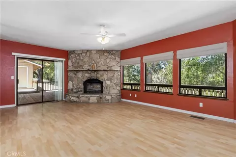 Living - 7905 San Gregorio Rd, Atascadero, CA 93422 photo 3 of 4
