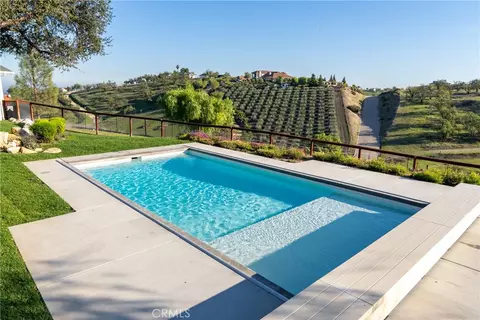 Exterior - 550 Villa Lots Rd, Paso Robles, CA 93446 photo 3 of 6