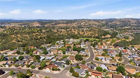 View/Area - 834 Nicklaus, Paso Robles, CA 93446 photo 10 of 12