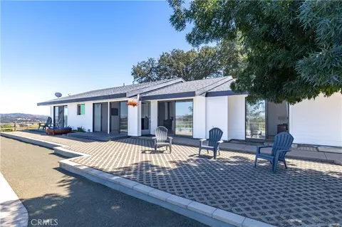 Exterior - 840 Madrone, Paso Robles, CA 93446 photo 4 of 20