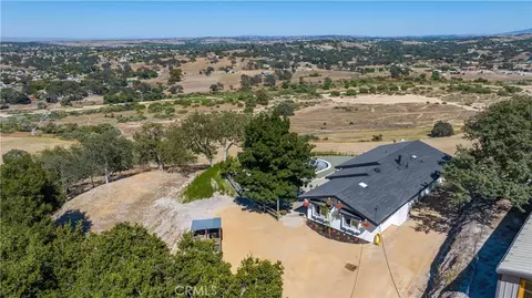 View/Area - 840 Madrone, Paso Robles, CA 93446 photo 4 of 7