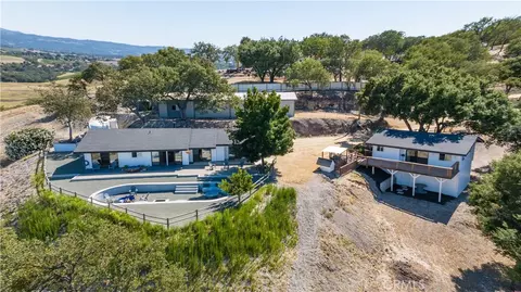 840 Madrone, Paso Robles, CA 93446 photo 2