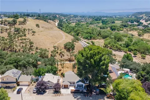 View/Area - 127 Capitol Hl, Paso Robles, CA 93446 photo 1 of 2