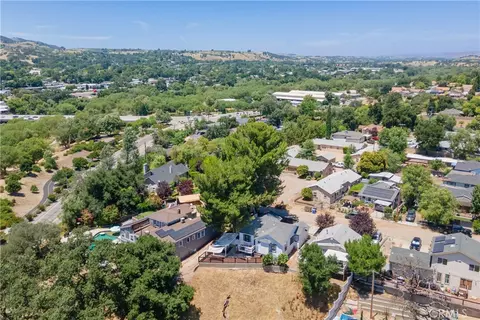 View/Area - 127 Capitol Hl, Paso Robles, CA 93446 photo 2 of 2