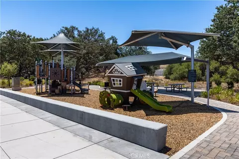 Exterior - 1105 Parkview Ln, Paso Robles, CA 93446 photo 8 of 10