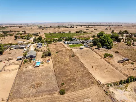8290 Plane View Pl, Paso Robles, CA 93446 photo 5