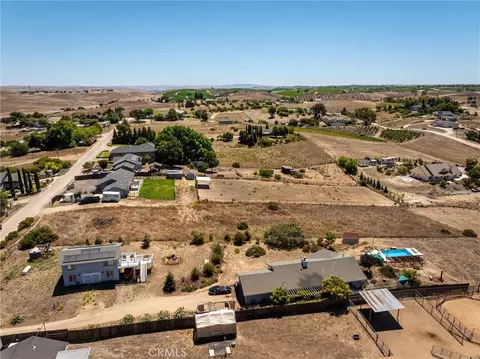 8290 Plane View Pl, Paso Robles, CA 93446 photo 4
