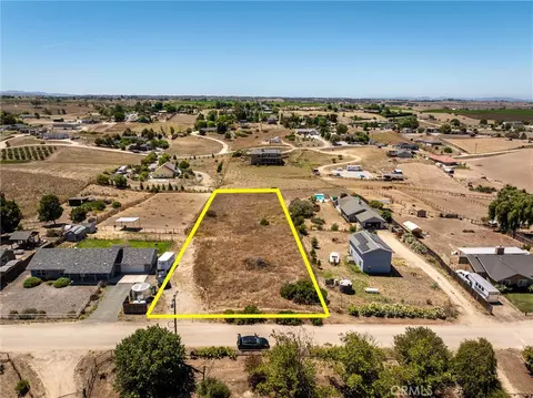 8290 Plane View Pl, Paso Robles, CA 93446 photo 2