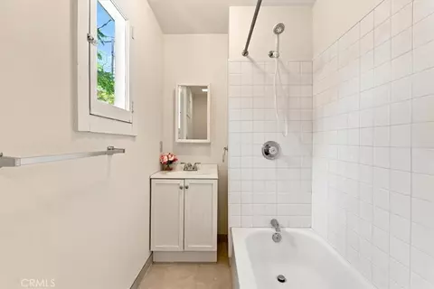 Bath - 1844 Vine, Paso Robles, CA 93446 photo 3 of 3