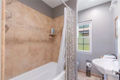 Bath - 2015 Oak, Paso Robles, CA 93446 photo 1 of 1