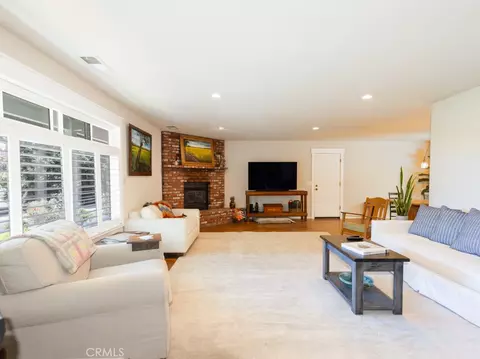 Living - 610 Allen Ct, Templeton, CA 93465 photo 2 of 3
