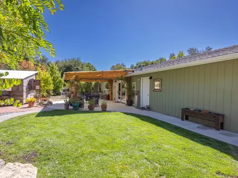 Exterior - 610 Allen Ct, Templeton, CA 93465 photo 6 of 14