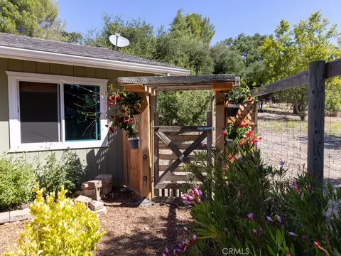 Exterior - 610 Allen Ct, Templeton, CA 93465 photo 2 of 14