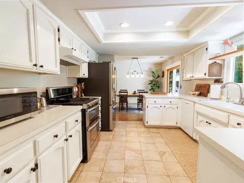 Kitchen - 610 Allen Ct, Templeton, CA 93465 photo 2 of 3