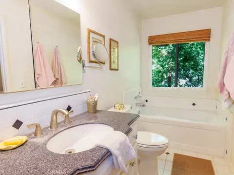 Bath - 610 Allen Ct, Templeton, CA 93465 photo 2 of 4