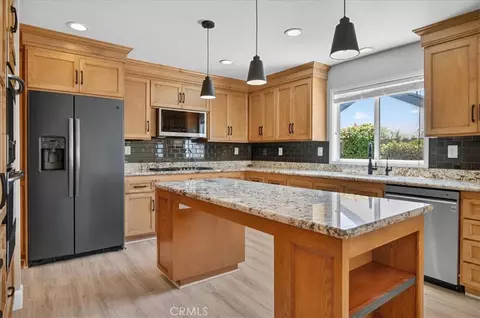 Kitchen - 941 Pellham, Lompoc, CA 93436 photo 6 of 8
