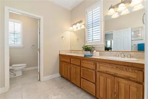 Bath - 1615 Buggywhip Ln, Paso Robles, CA 93446 photo 2 of 11