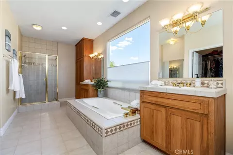 Bath - 1615 Buggywhip Ln, Paso Robles, CA 93446 photo 7 of 11