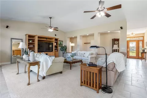 Living - 1615 Buggywhip Ln, Paso Robles, CA 93446 photo 3 of 5