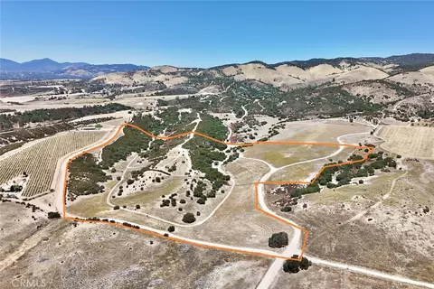 22 Martinez Rd, Lockwood, CA 93932