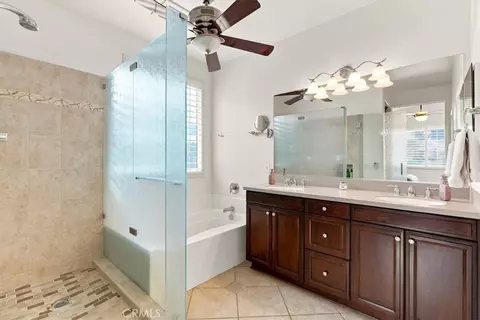 Bath - 1754 Brahma, Paso Robles, CA 93446 photo 1 of 4