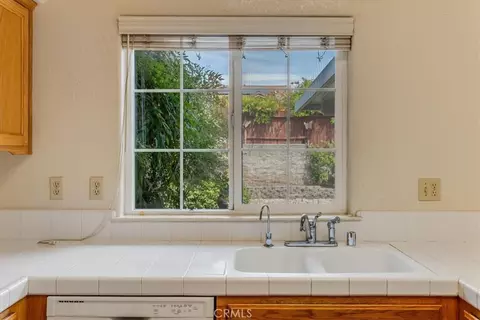 Kitchen - 25 Aurora, Templeton, CA 93465 photo 4 of 6