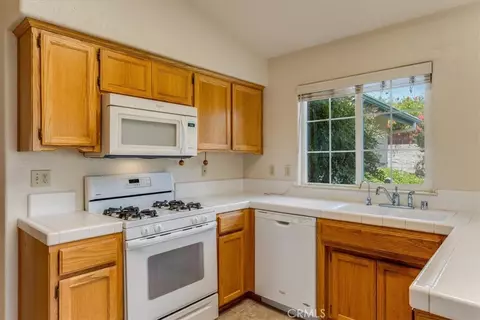 Kitchen - 25 Aurora, Templeton, CA 93465 photo 2 of 6