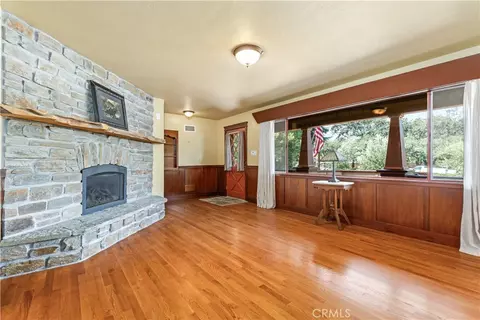 Living - 370 Pacific Ave, Paso Robles, CA 93446 photo 5 of 6