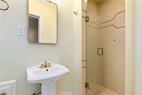 Bath - 370 Pacific Ave, Paso Robles, CA 93446 photo 1 of 5