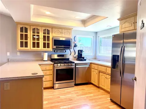 Kitchen - 148 Galaxy, Vandenberg Village, CA 93436 photo 3 of 3