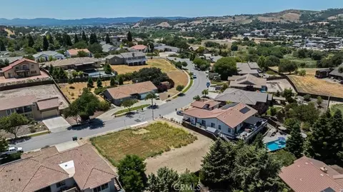 679 Red Cloud, Paso Robles, CA 93446 photo 4