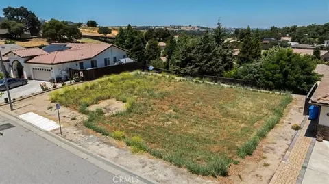 679 Red Cloud, Paso Robles, CA 93446 photo 3