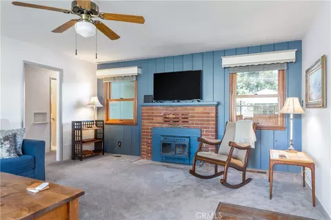 Living - 240 Oak, Paso Robles, CA 93446 photo 3 of 5