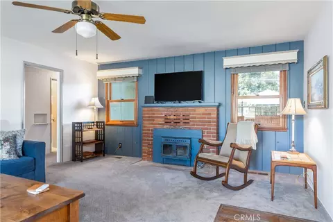 Living - 240 Oak, Paso Robles, CA 93446 photo 2 of 6