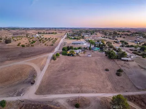 View/Area - 8495 Plane Vw, Paso Robles, CA 93446 photo 11 of 12